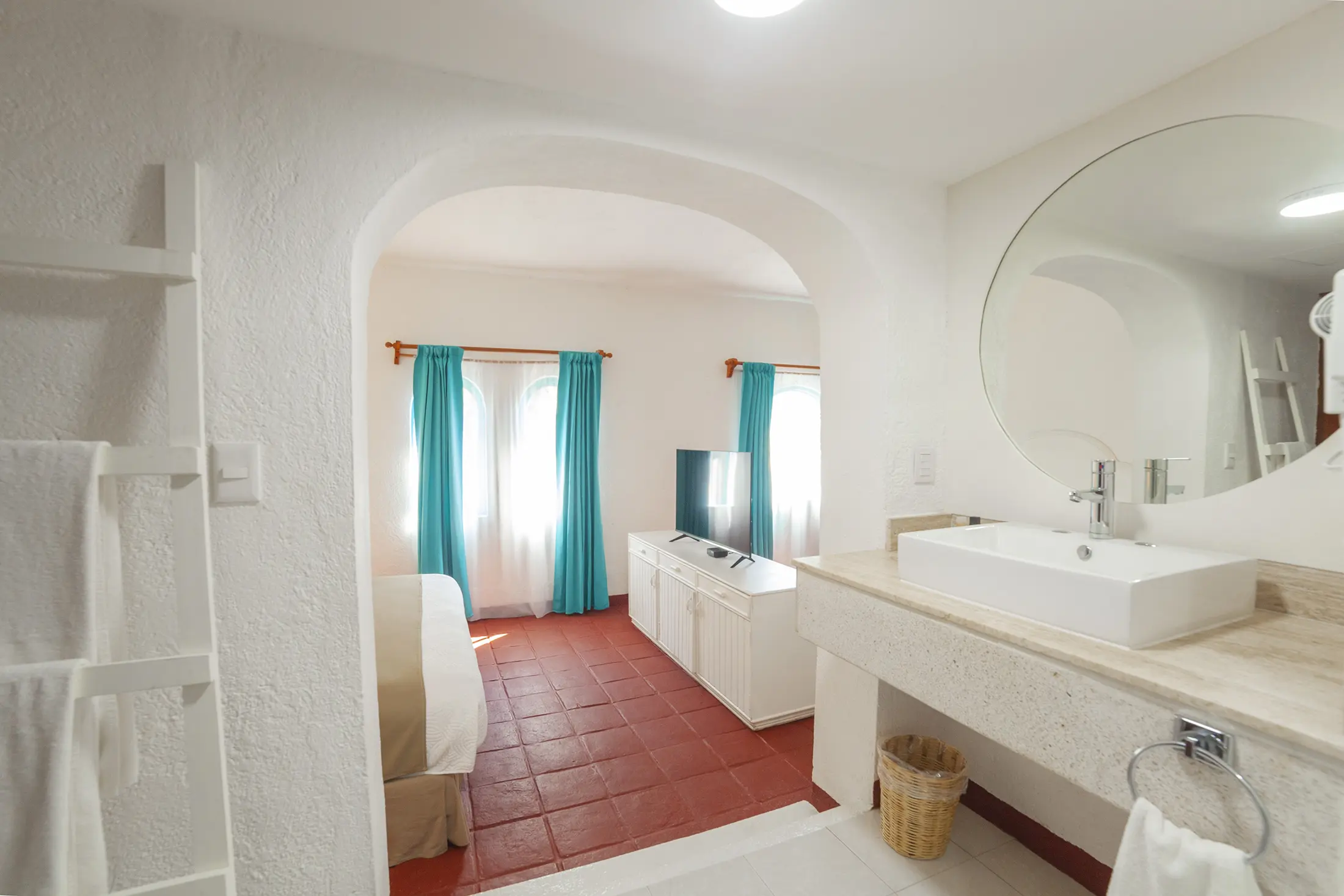 Deluxe Suite habitación amplia con sala de estar Hotel Marina Resort Huatulco