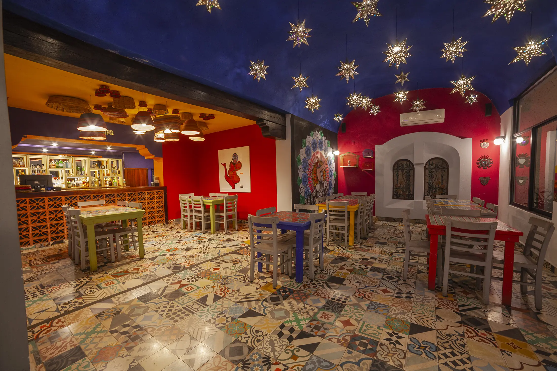 La Malquerida Bar ambiente temático mexicano