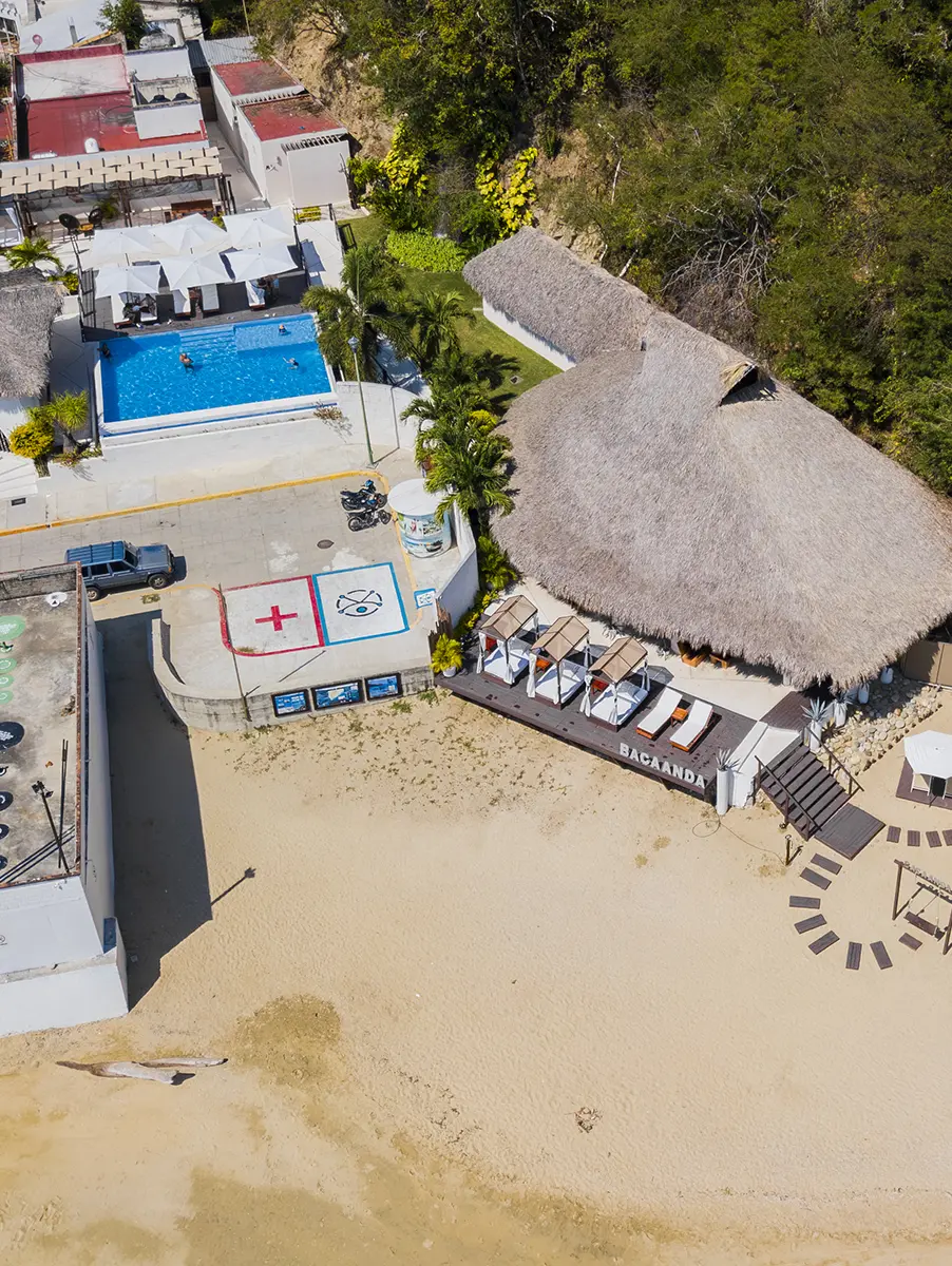 Disfruta del club de playa y actividades frente al mar