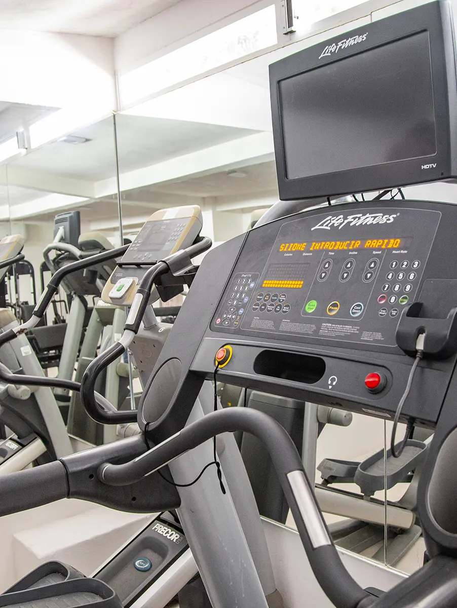 Gimnasio abierto con vistas panorámicas